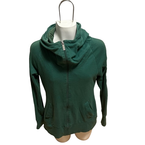 Sweaters - Bench - Picture 1 of 3